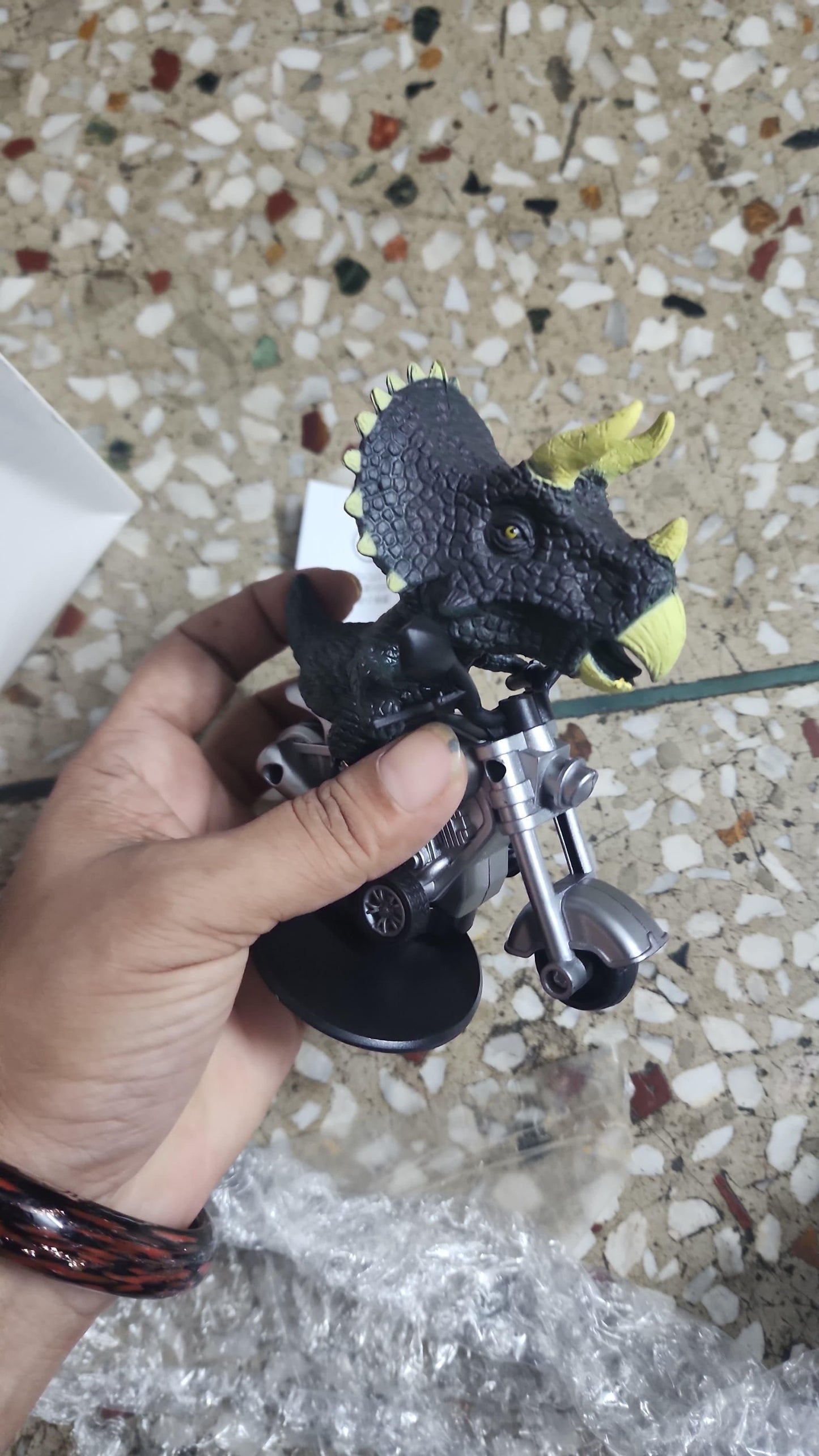 360° Rotating Dinosaur Showpiece (Pack of 1)