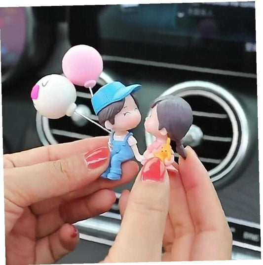 Cartoon Couple Car Dashboard Ornament – Cute Resin Couple Figurine with Balloons