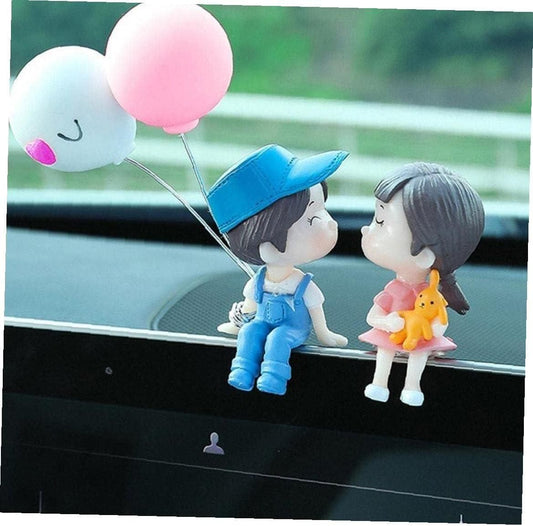 Cartoon Couple Car Dashboard Ornament – Cute Resin Couple Figurine with Balloons