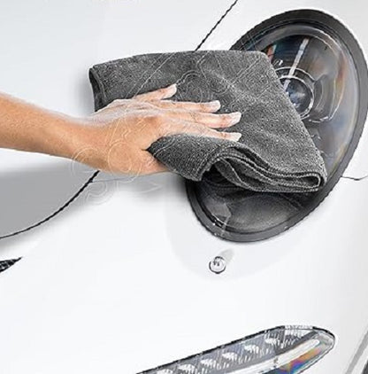 cleaning you car body or glass with this microfiber car cloth
